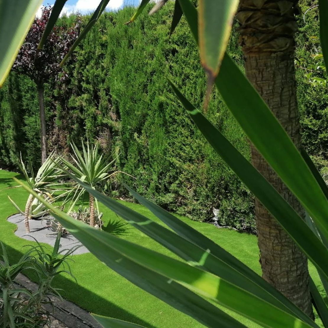 Sevigrass jardín con cesped artificial